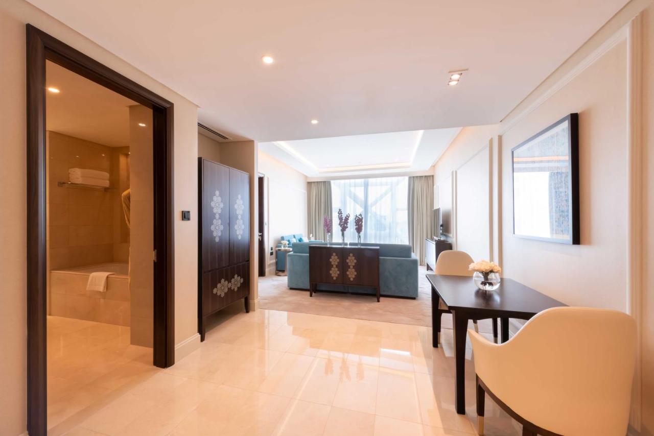 Shaza Doha Hotel Bagian luar foto A suite at the hotel